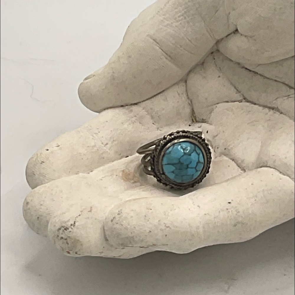 “VINTAGE TURQUOISE RING”. Southwestern Silver Turquoise Ring.